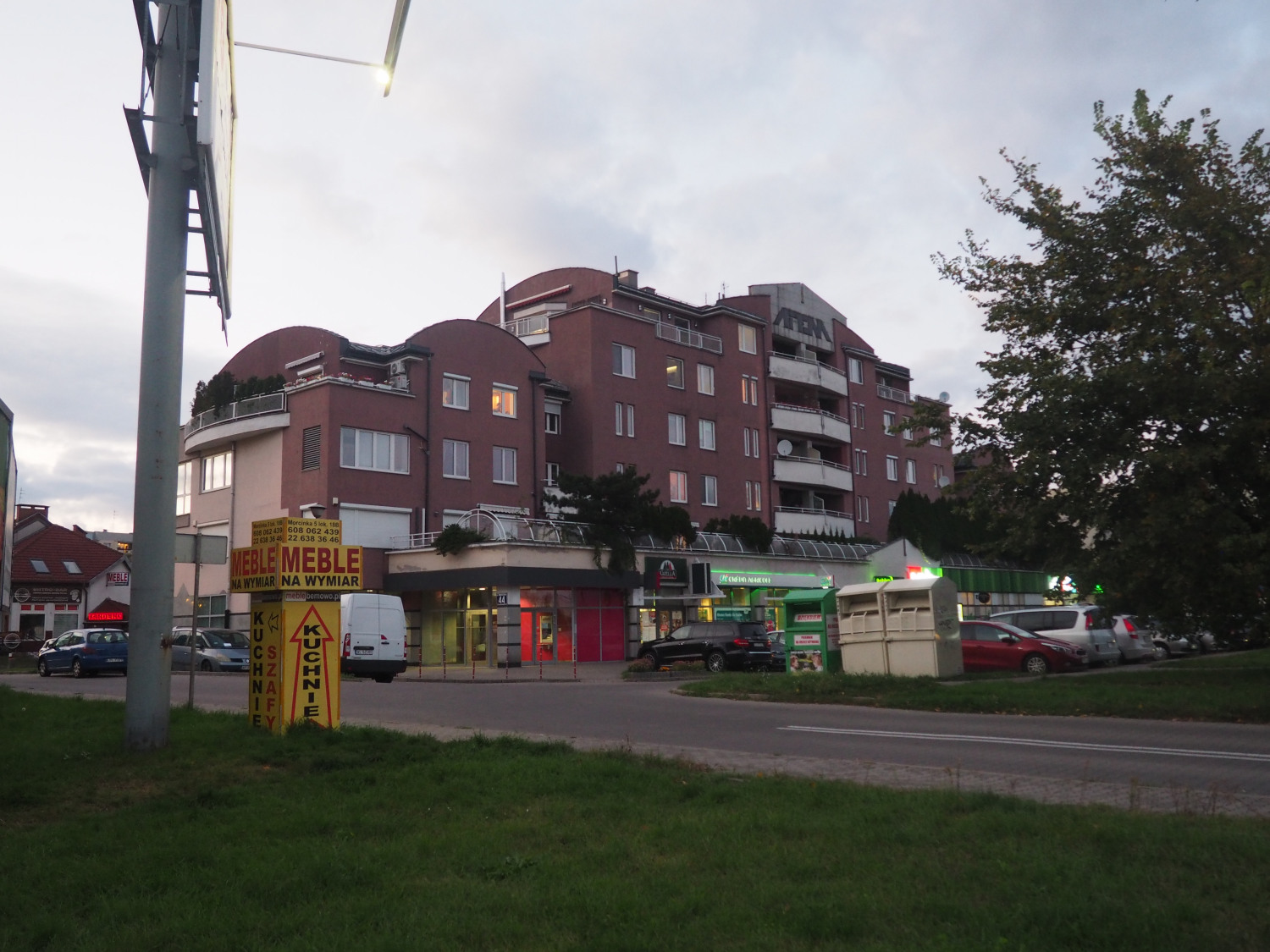 Zdjęcie architektury budynku Budynek mieszkalno-usługowy